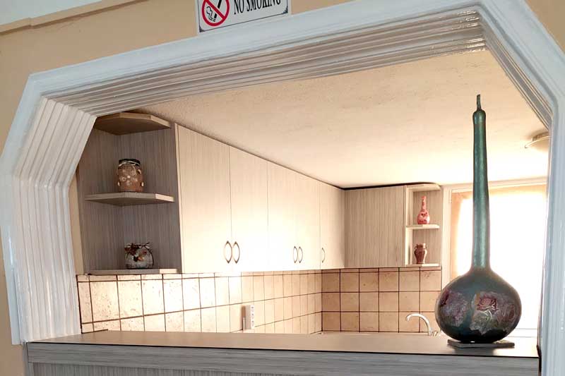  Πάγκος κουζίνας στο κέντρο νεολαίας, Πεντάλοφος, Kitchen counter in the community centre, Pentalofos, Küchentheke im Gemeindezentrum, Pentalofos
